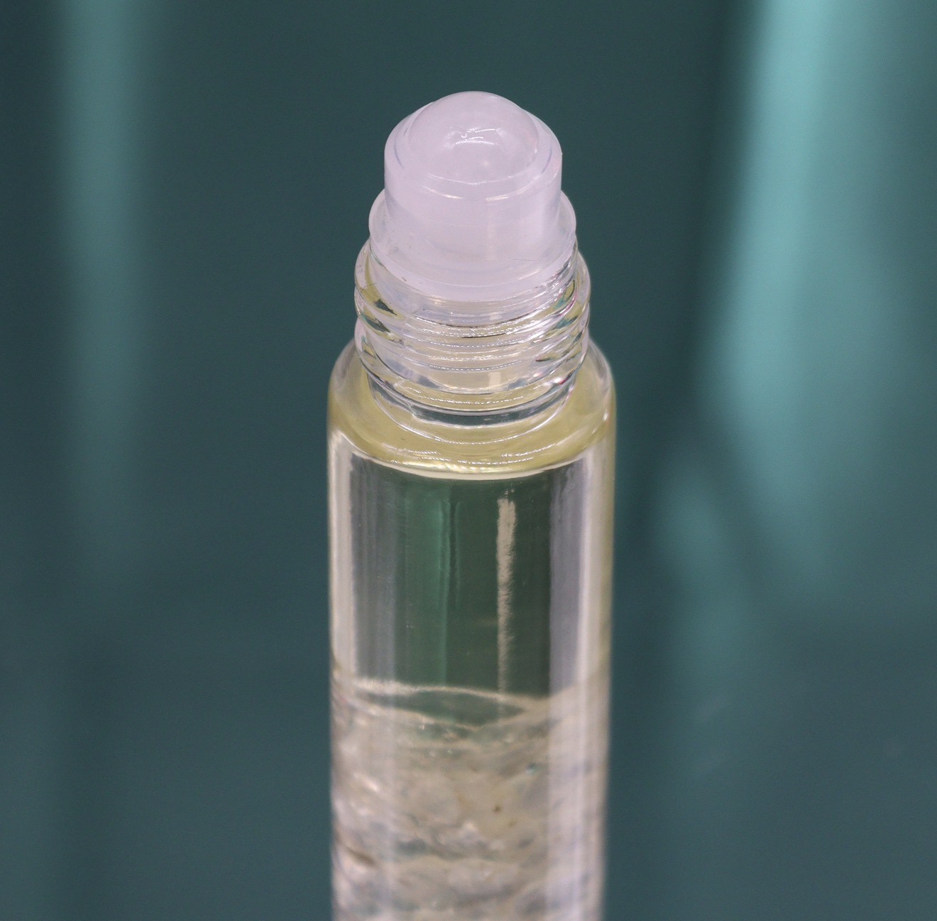 Hop Hare Essential Oil Gemstone Roll On - The Lion - Image 3